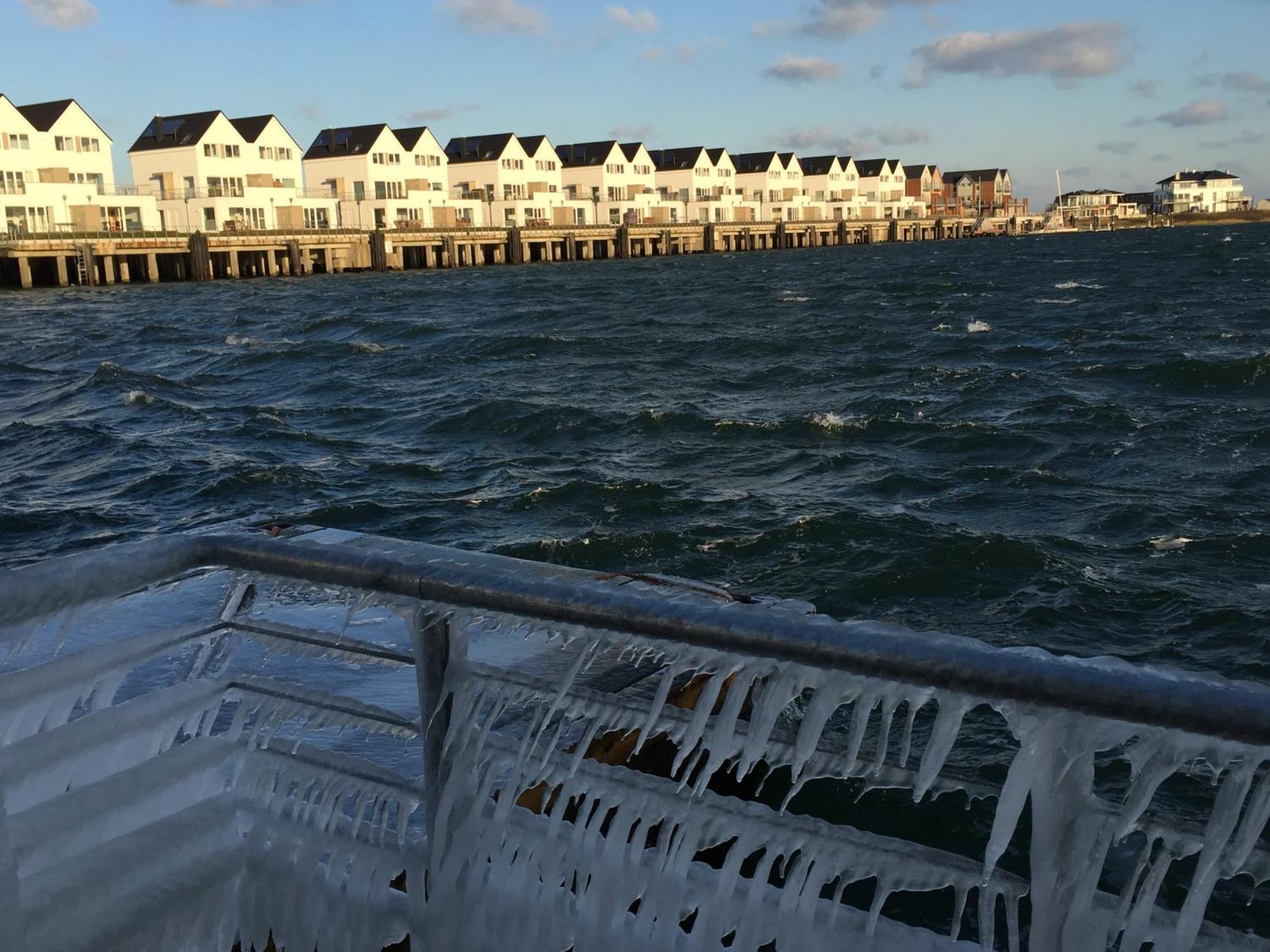 Schwimmendes Ferienhaus Antares One By Seeblick Ferien Oro, Rundum Wasser, Sauna Olpenæs Eksteriør billede