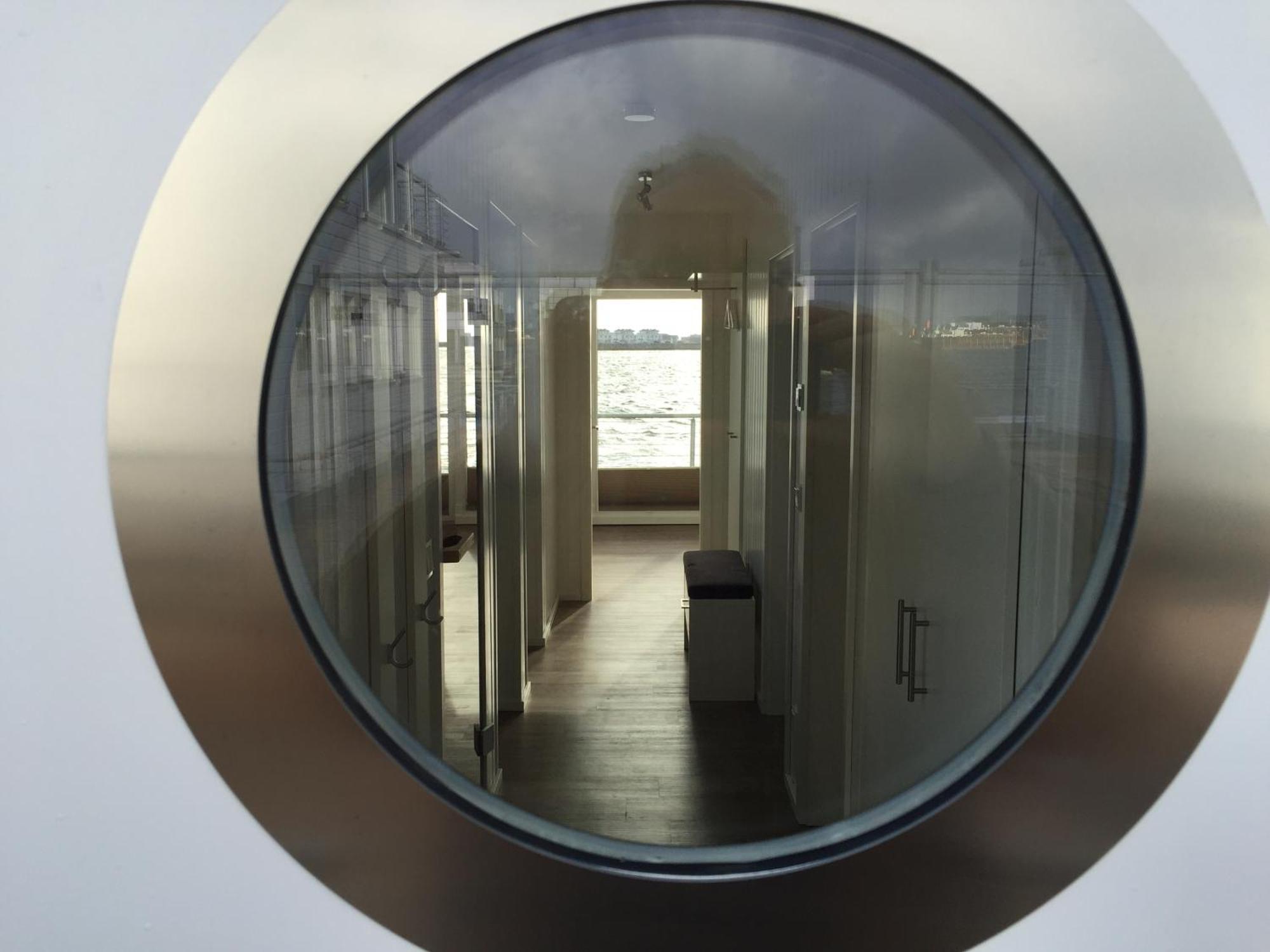 Schwimmendes Ferienhaus Antares One By Seeblick Ferien Oro, Rundum Wasser, Sauna Olpenæs Eksteriør billede