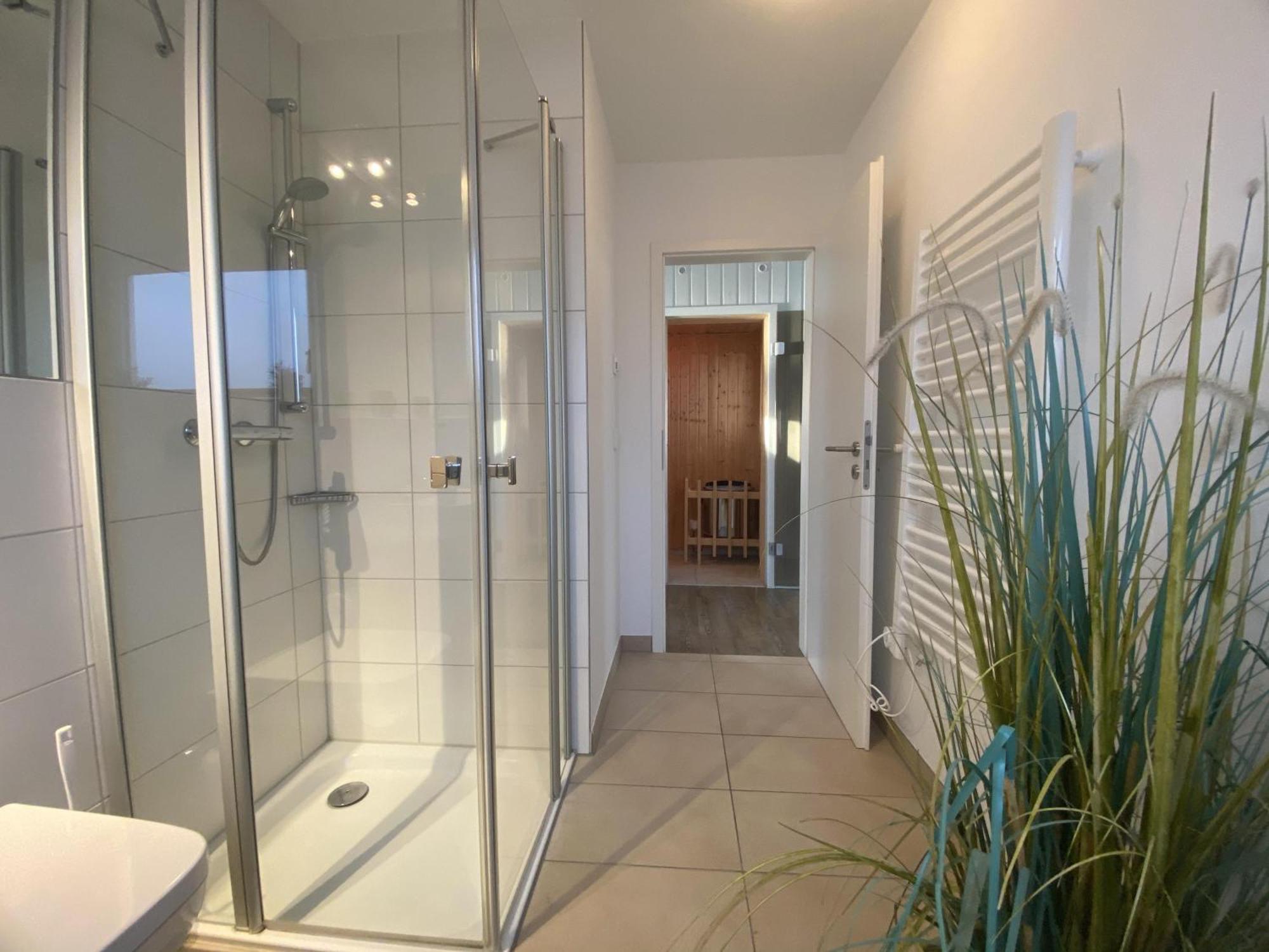 Schwimmendes Ferienhaus Antares One By Seeblick Ferien Oro, Rundum Wasser, Sauna Olpenæs Eksteriør billede