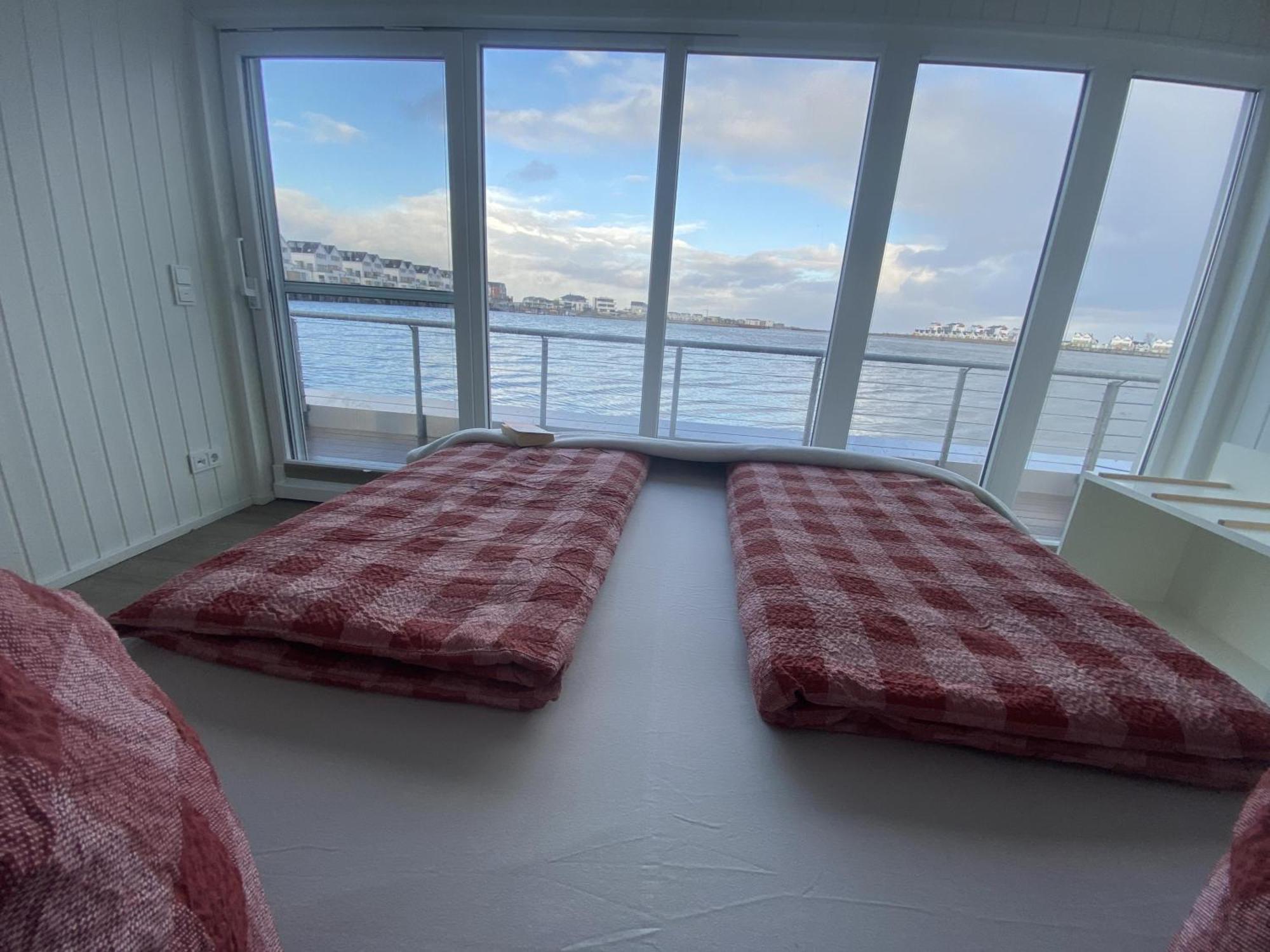 Schwimmendes Ferienhaus Antares One By Seeblick Ferien Oro, Rundum Wasser, Sauna Olpenæs Eksteriør billede