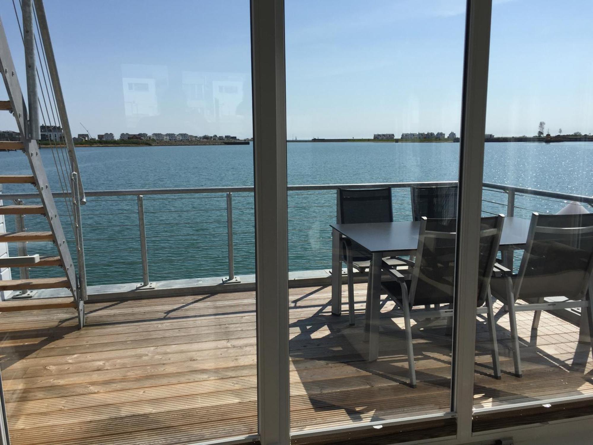 Schwimmendes Ferienhaus Antares One By Seeblick Ferien Oro, Rundum Wasser, Sauna Olpenæs Eksteriør billede