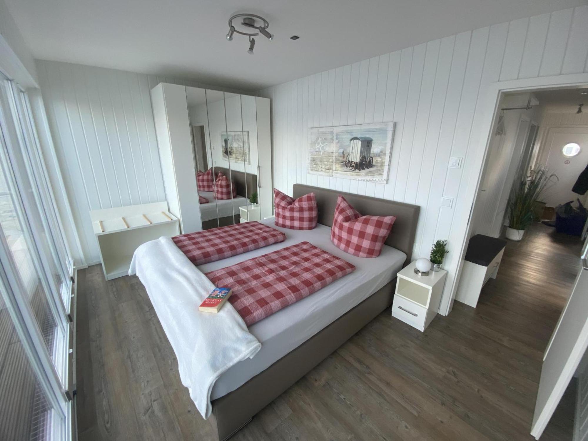 Schwimmendes Ferienhaus Antares One By Seeblick Ferien Oro, Rundum Wasser, Sauna Olpenæs Eksteriør billede